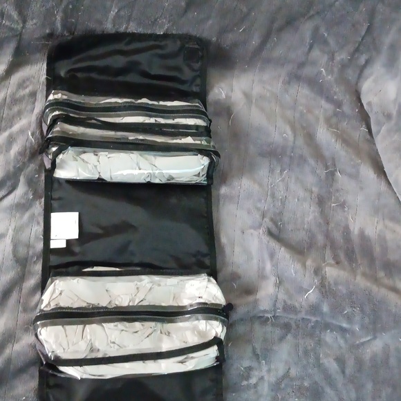 Cosmetic bag - Picture 3 of 3